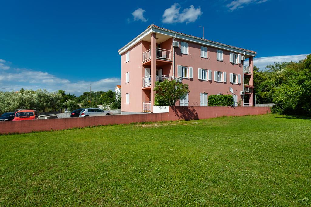 Apartman Snjezana Malinska Ngoại thất bức ảnh