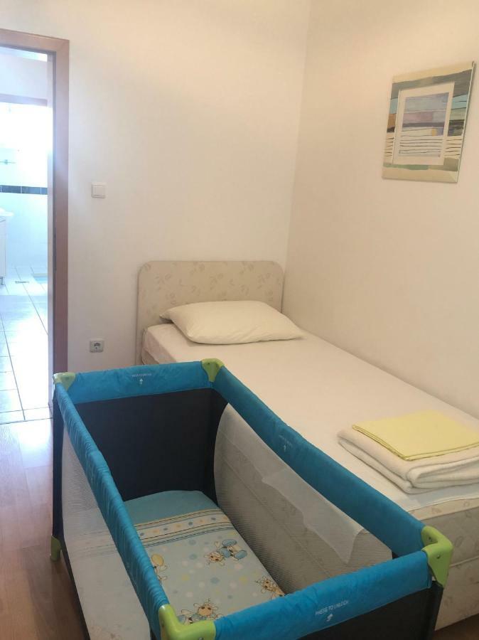 Apartman Snjezana Malinska Ngoại thất bức ảnh